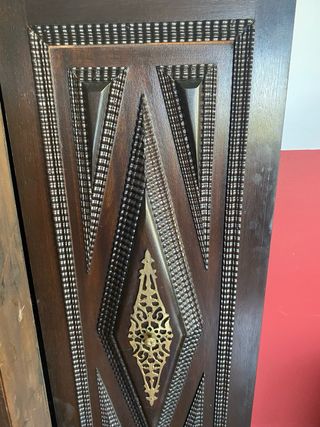 Impresionante despacho en madera ebonizada