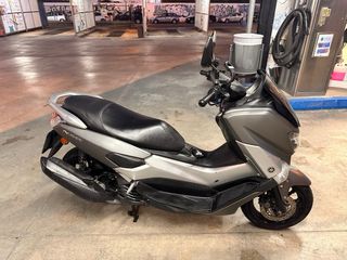 Yamaha NMAX 125 Gris