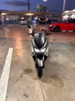 Yamaha NMAX 125 Gris
