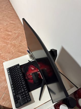 Pantalla AOC Curva Negra [Regalo teclado y raton ]