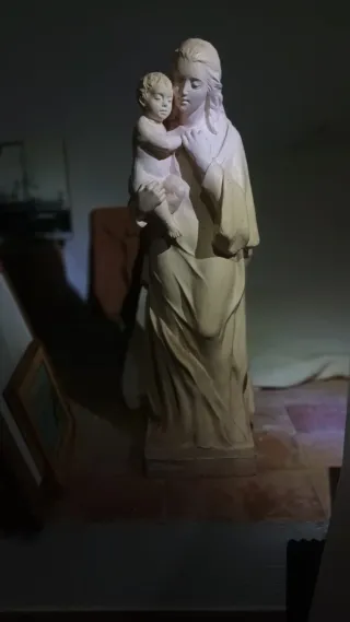 Figura Virgen con Niño de resina/gel coat