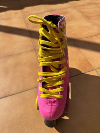 Patines 4 ruedas muy originales talla 38 con bolsa