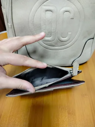 Mochila y Cartera Beige y Marrón