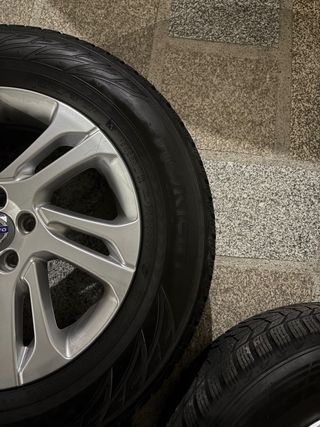 LLANTAS VOLVO XC60 17” ORIGINALES CON NEUMÁTICOS