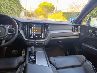 Volvo XC60 2022 R-Desing Hibrido 80km Autonomia