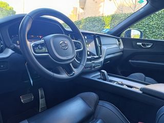 Volvo XC60 2022 R-Desing Hibrido 80km Autonomia