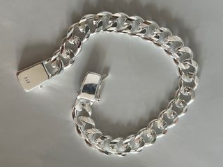 Pulsera plateada elegante Imprescindible y trendy