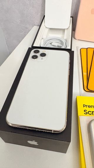 iPhone 11 Pro 64GB Blanco + 3 Fundas + 10Cristales