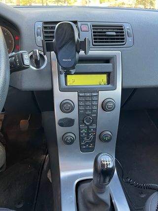 volvo C30, único propietario, revisiones al dia.