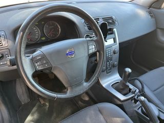 volvo C30, único propietario, revisiones al dia.