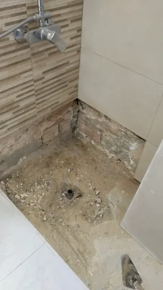 Cambio de plato de ducha.