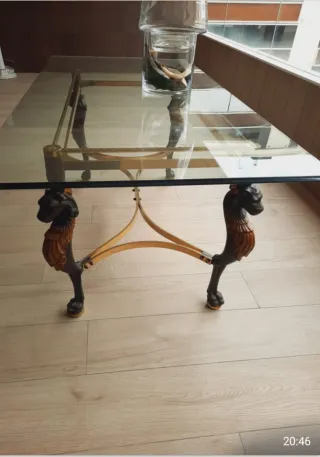 Mesa de cristal diseño patas león
