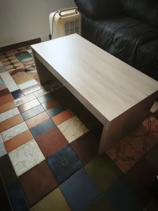 Mesa de centro de madera clara