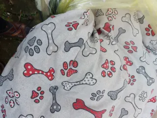 Lettino cuccia per cani con ossa e zampe 2 lettini