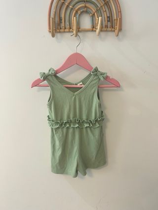 Mono verde lazos 12-18 meses