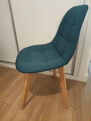 4 Sedie Nordiche in Tessuto e Legno