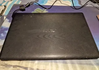 Portátil ASUS - Windows 11 e Office