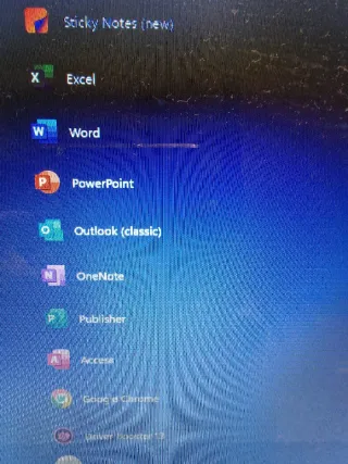 Portátil ASUS - Windows 11 e Office
