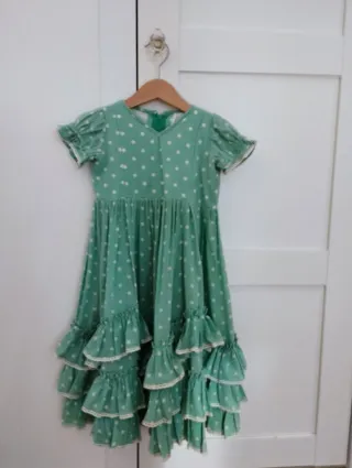 Traje de flamenca niña con lunares, verde agua