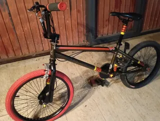 Bicicleta Monty Acrobática