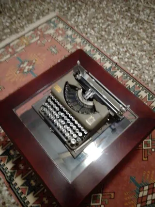 Máquina de escribir Imperial Model T 1930