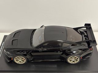 Ford Mustang GTD IXO escala 1/18