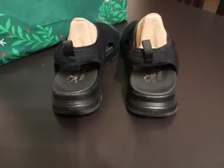 Sandalias Skechers Negras