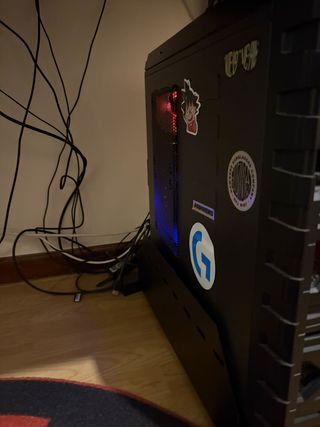 Computador Strike X Preto/Vermelho