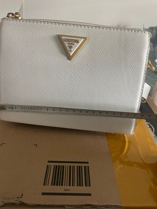 Bolso Guess Blanco y Dorado