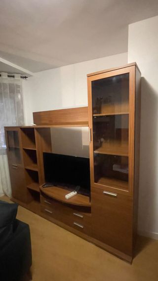 Mueble de salón madera y cristal