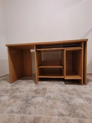 Mesa escritorio de madera - Urge por mudanza