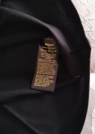 T-shirt Blauer nera con stemma