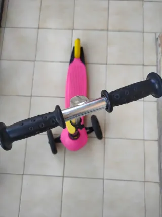 Patinete infantil 3 ruedas.