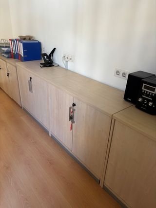 Armario bajo oficina con llave