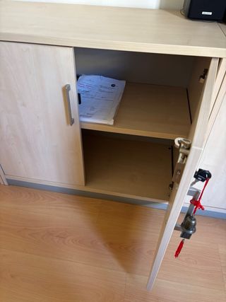 Armario bajo oficina con llave