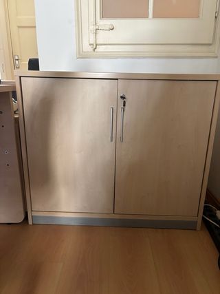 Armario bajo oficina con llave