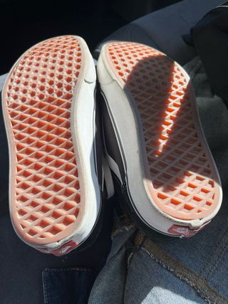 Zapatillas Vans Negras y Blancas