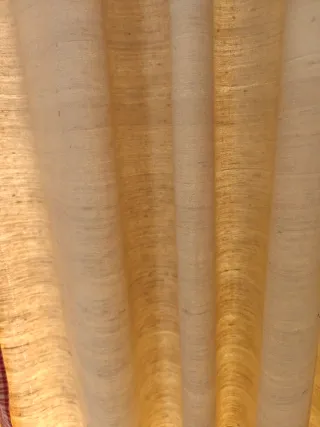 Cortinas beige y rojo