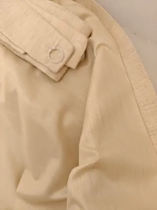 Cortinas beige y rojo