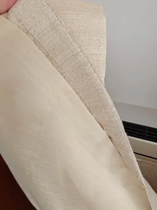 Cortinas beige y rojo