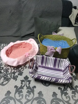 Gran lote de cestas tela y mimbre beige/gris