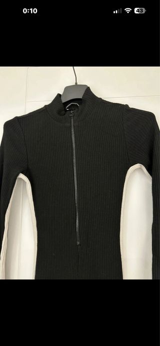 Mono Zara punto cremallera blanco y negro