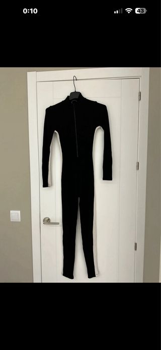 Mono Zara punto cremallera blanco y negro