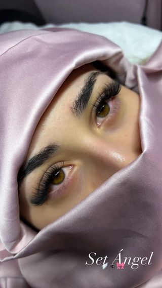 Pestañas y Cejas Postizas