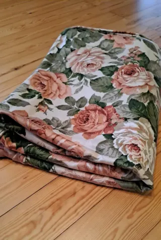 Tela de raso vintage floral