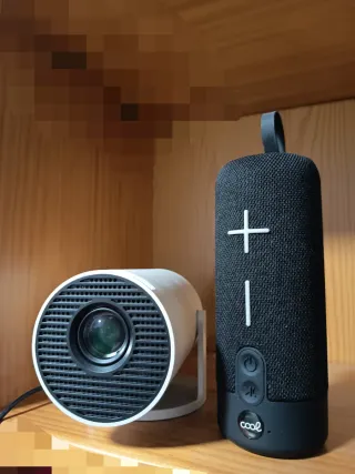 Proyector UHD con Altavoz