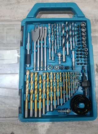 Set Makita P-44024 75 Piezas Brocas y Sierras