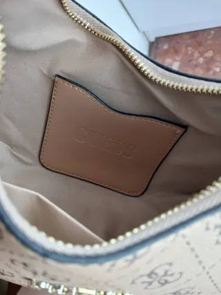 Bolso Guess Monogram Marrón Dorado
