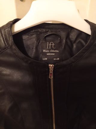Chaqueta efecto piel negra Talla M