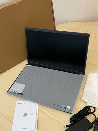 Portátil Dell Inspiron 15 3530 Intel i5 15.6FHD